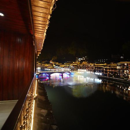 Fenghuang Ancient Town Lazy Cat Riverside Inn Dış mekan fotoğraf