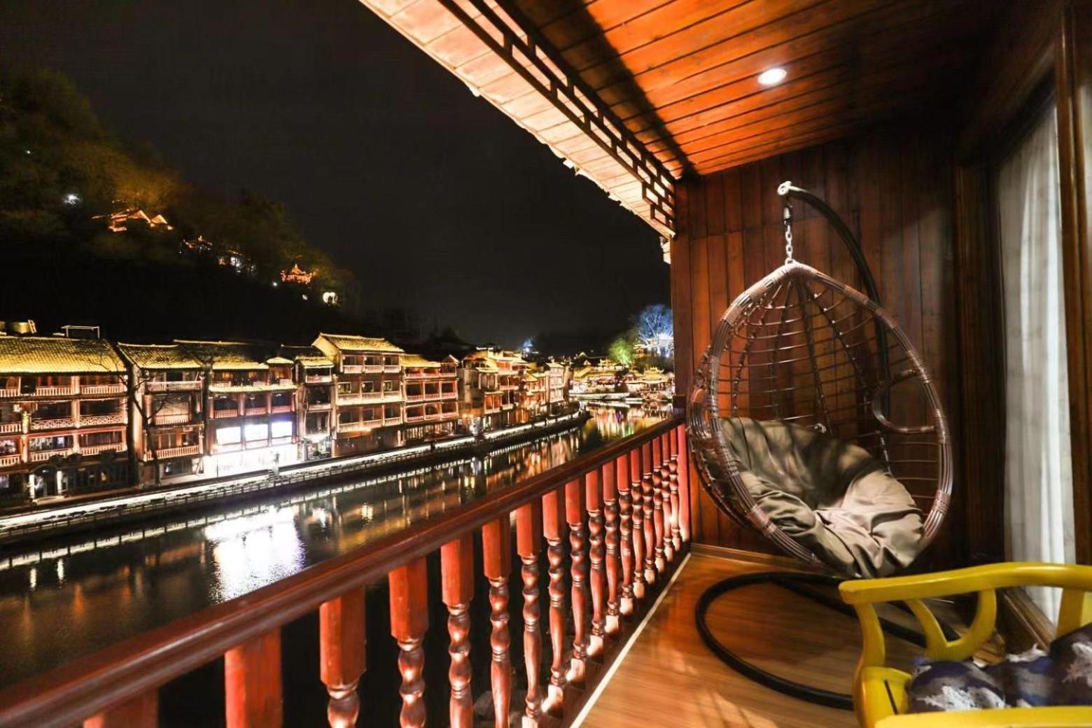 Fenghuang Ancient Town Lazy Cat Riverside Inn Dış mekan fotoğraf
