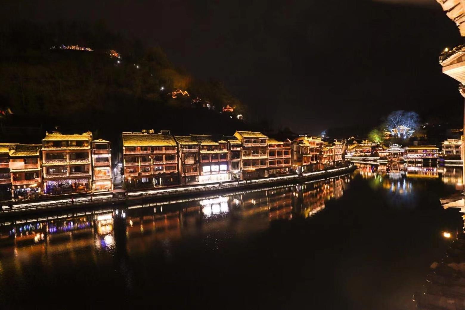 Fenghuang Ancient Town Lazy Cat Riverside Inn Dış mekan fotoğraf