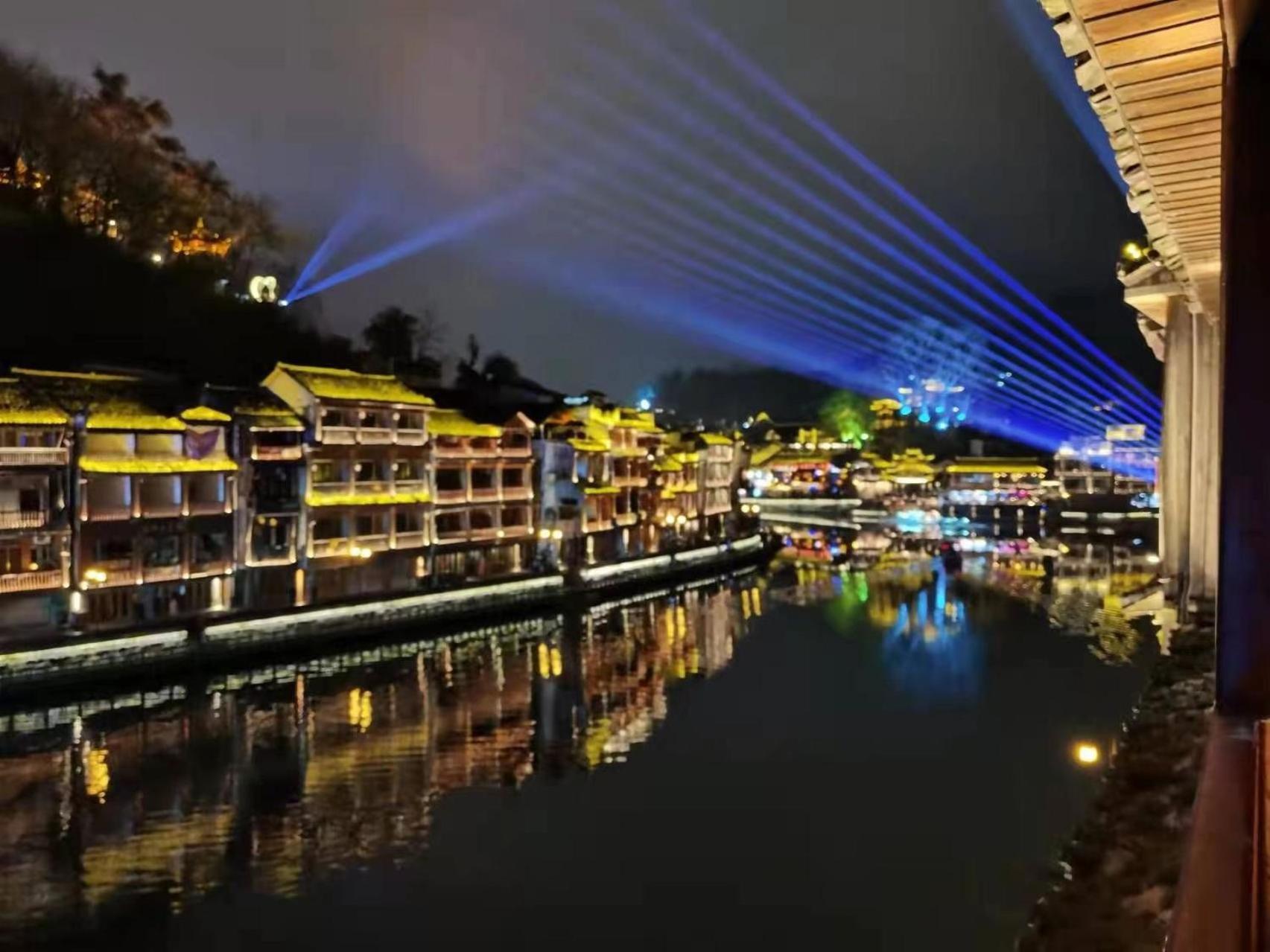 Fenghuang Ancient Town Lazy Cat Riverside Inn Dış mekan fotoğraf