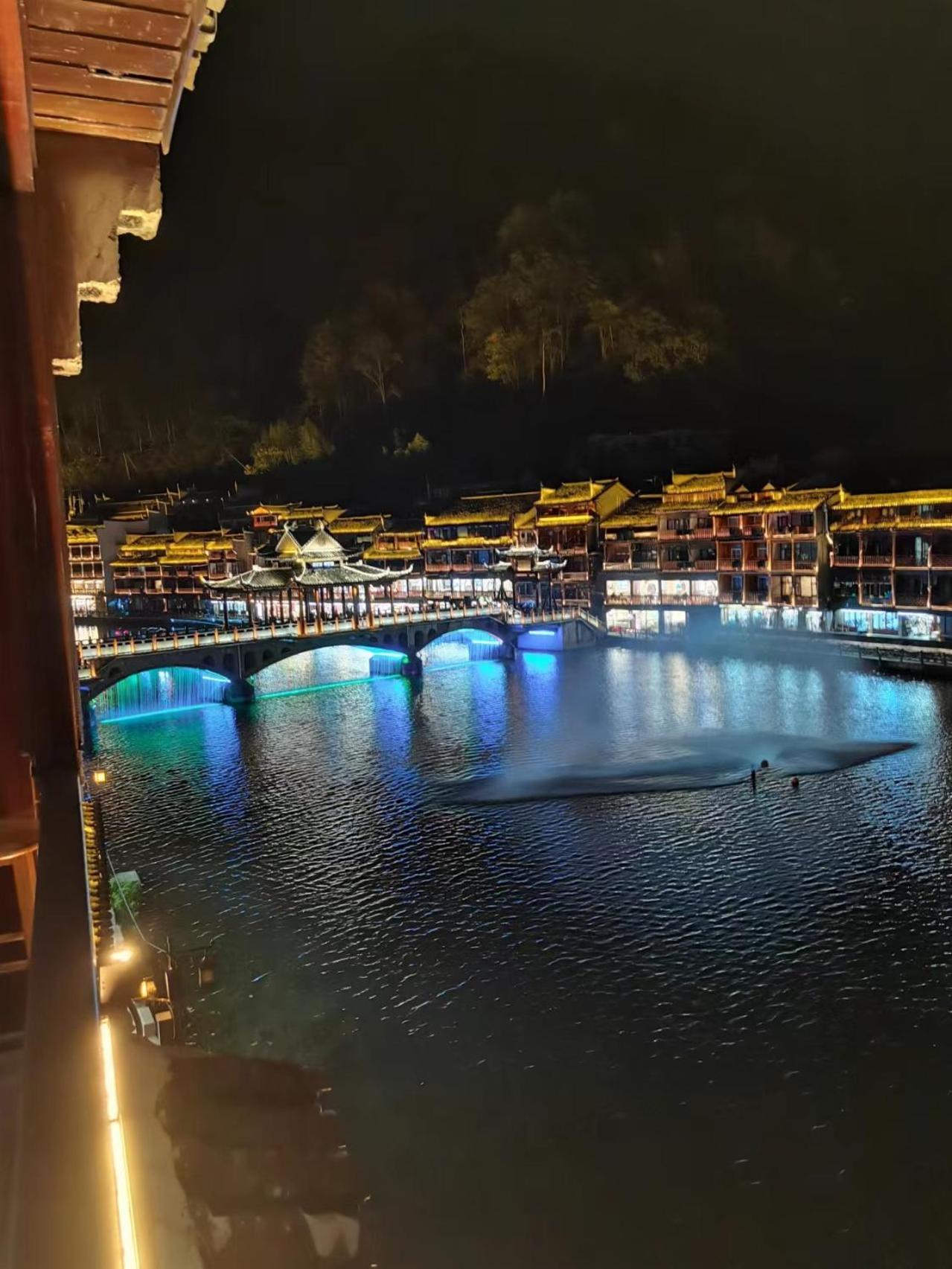 Fenghuang Ancient Town Lazy Cat Riverside Inn Dış mekan fotoğraf