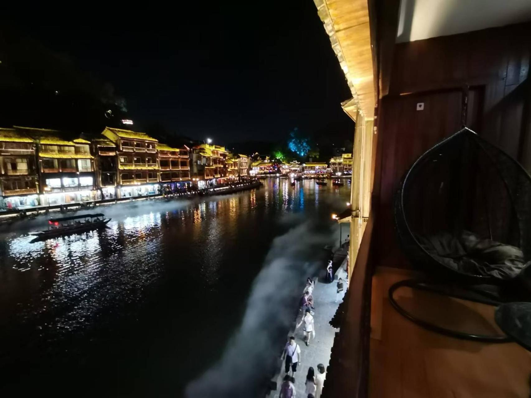 Fenghuang Ancient Town Lazy Cat Riverside Inn Dış mekan fotoğraf