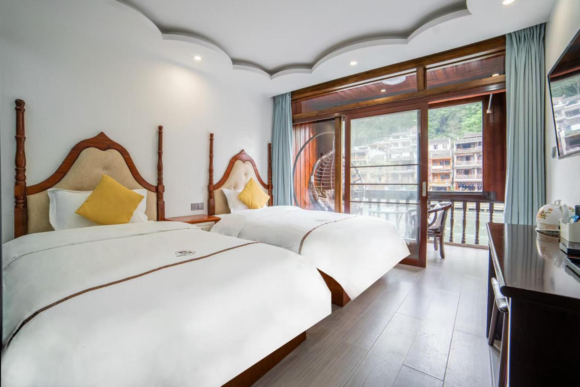 Fenghuang Ancient Town Lazy Cat Riverside Inn Dış mekan fotoğraf