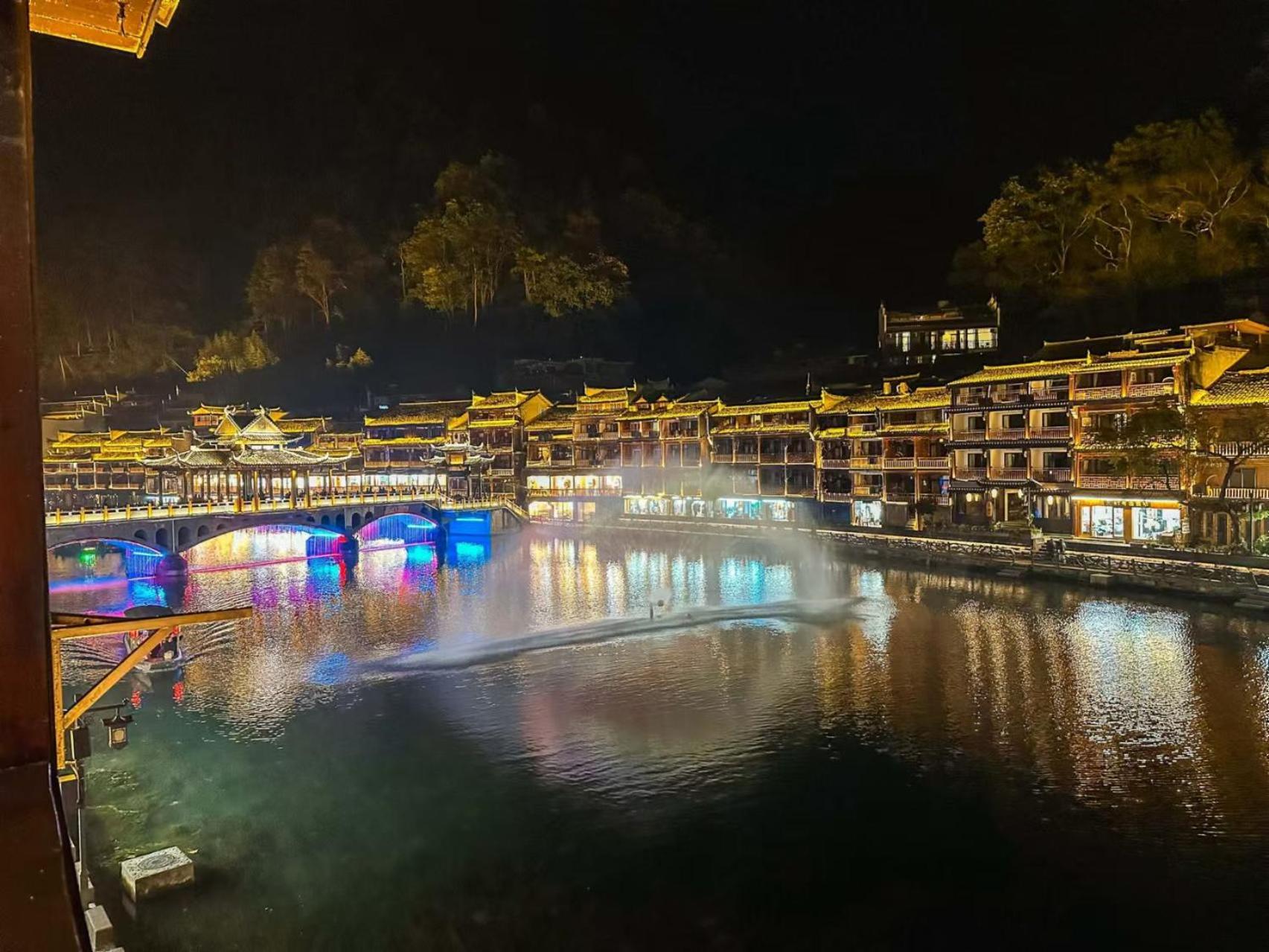 Fenghuang Ancient Town Lazy Cat Riverside Inn Dış mekan fotoğraf