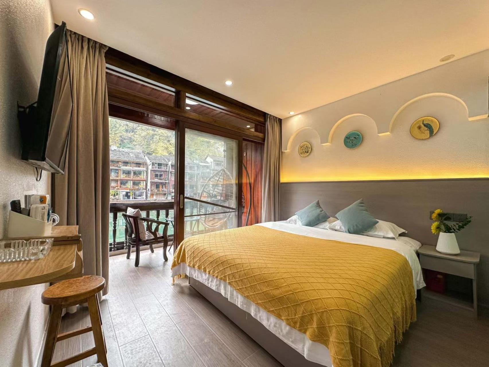 Fenghuang Ancient Town Lazy Cat Riverside Inn Dış mekan fotoğraf