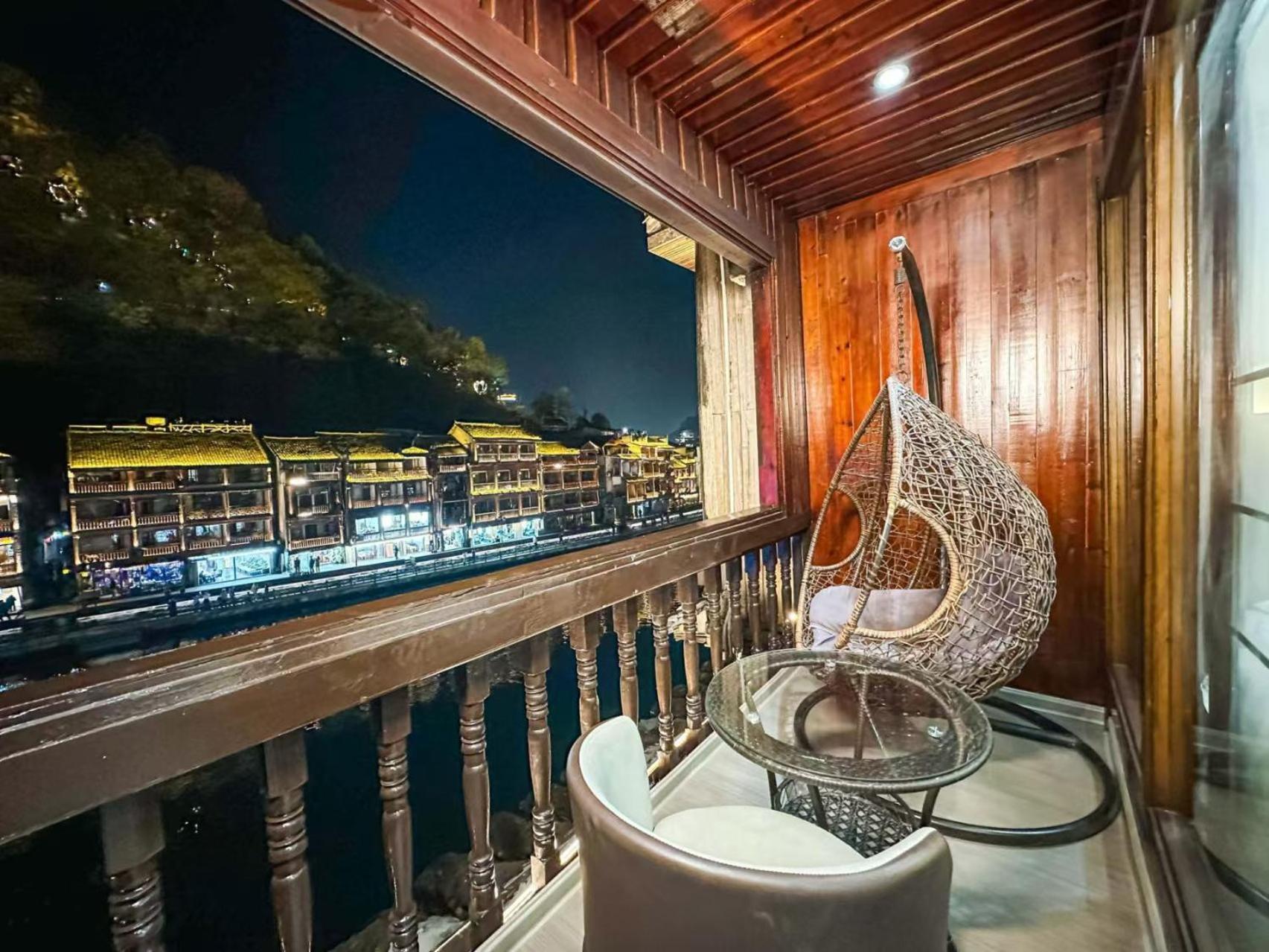 Fenghuang Ancient Town Lazy Cat Riverside Inn Dış mekan fotoğraf